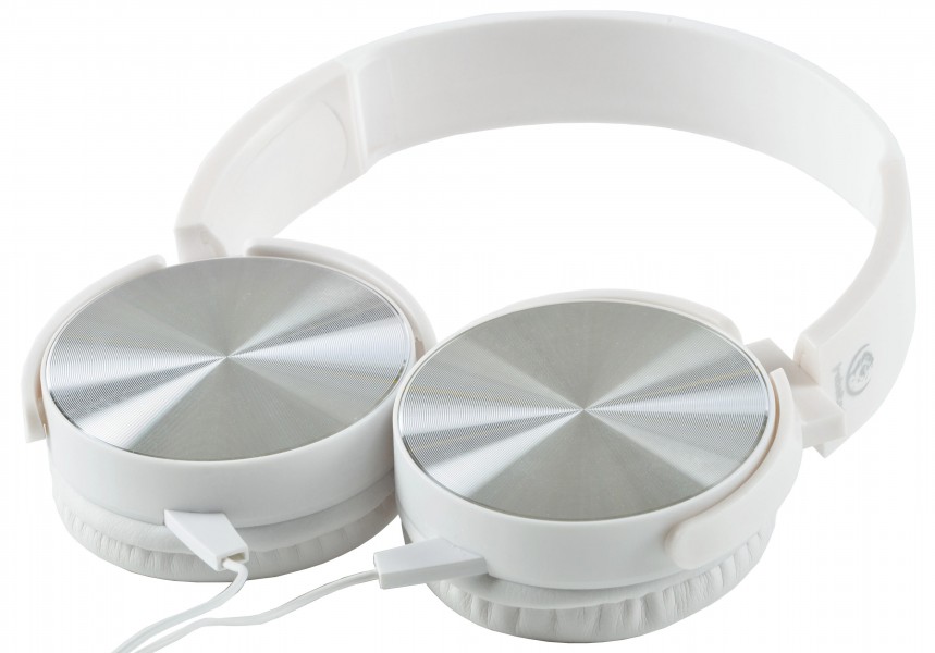 MONTANA WHITE headset with a microphone